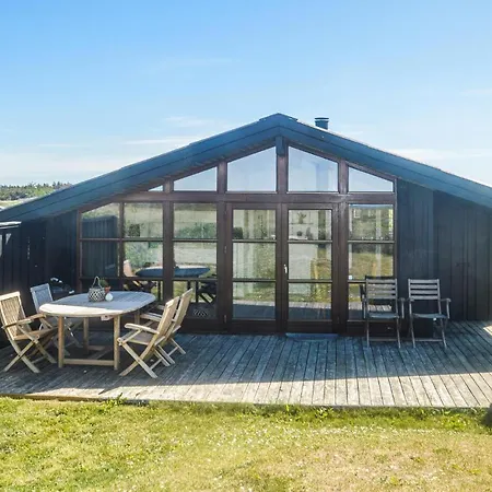 Gorgeous In With Kitchen Holiday home